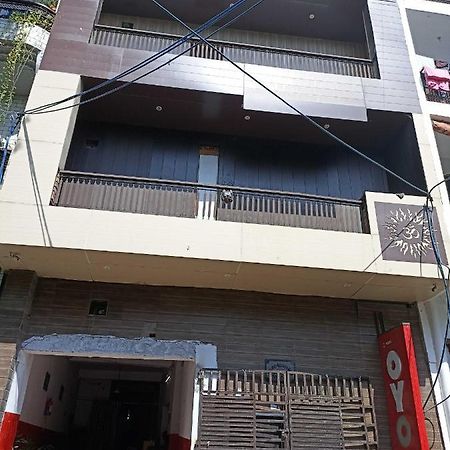 Hotel O Kl Khari Near Ashoka Park Mein Metro นิวเดลี ภายนอก รูปภาพ