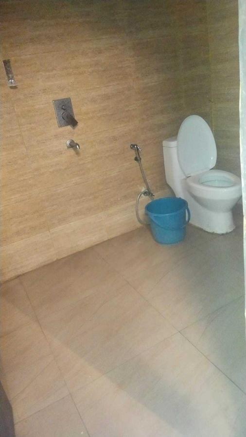 Hotel O Kl Khari Near Ashoka Park Mein Metro นิวเดลี ภายนอก รูปภาพ