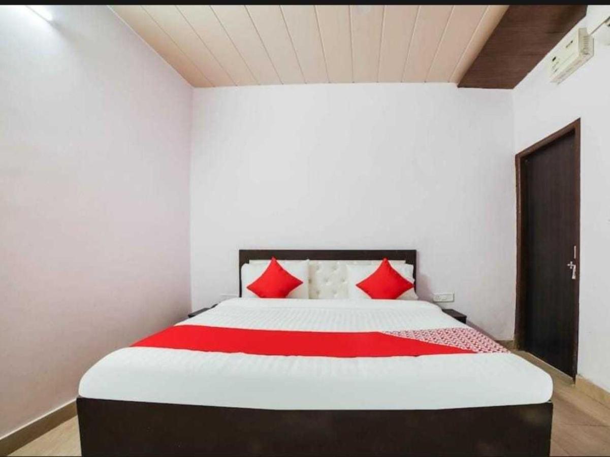 Hotel O Kl Khari Near Ashoka Park Mein Metro นิวเดลี ภายนอก รูปภาพ