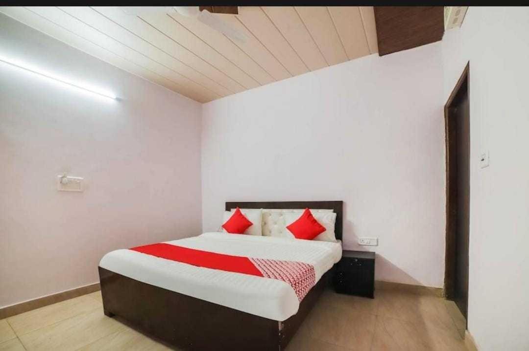 Hotel O Kl Khari Near Ashoka Park Mein Metro นิวเดลี ภายนอก รูปภาพ