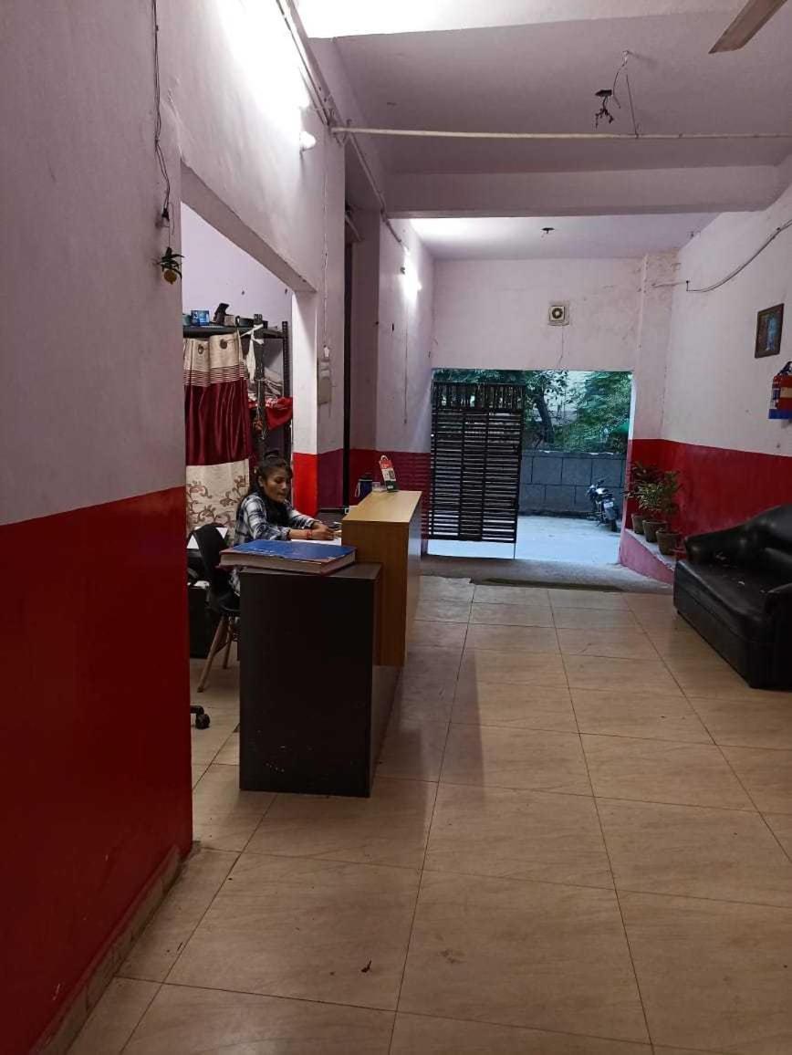 Hotel O Kl Khari Near Ashoka Park Mein Metro นิวเดลี ภายนอก รูปภาพ